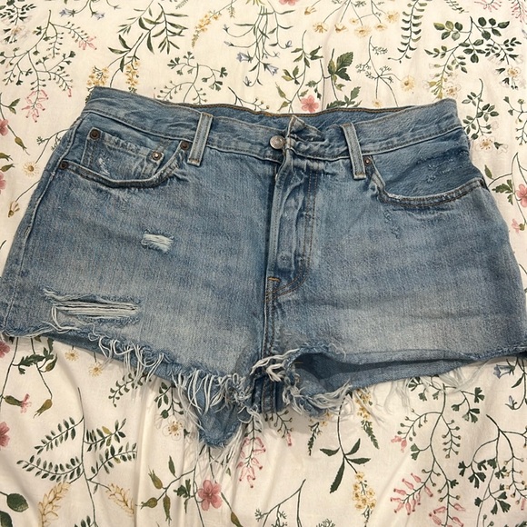 Levi’s 501 - Picture 1 of 2